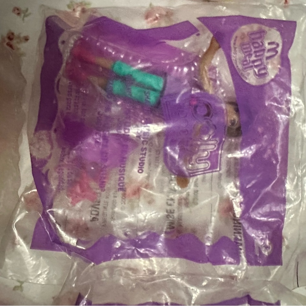 McDonald's Polly Pocket Playset Assortment - Purple, Pink, Red, Blue - Picture 10 of 12